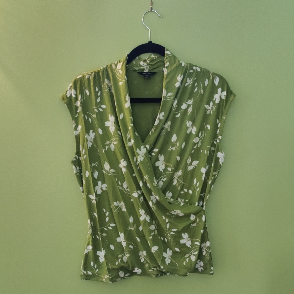 RW&CO. Green Wrap Cap Sleeve Blouse